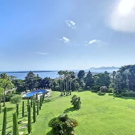 Vue Avec Piscine Apartament *